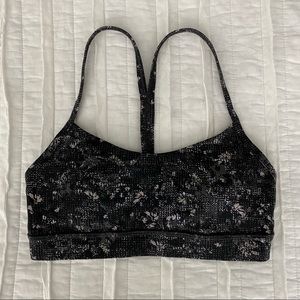 Lululemon Flow Y Bra, Size 6